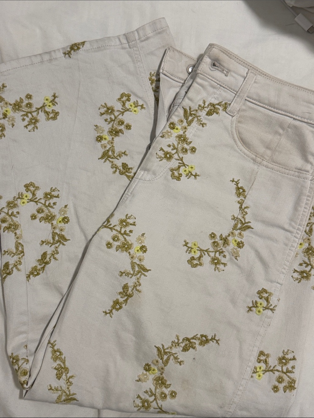 Pilcro Heritage Curve Mid-Rise Tapered
Barrel Jeans - Picture 3 of 6